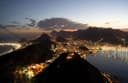 Rio de Janeiro à noite, visto do Pão de Açúcar