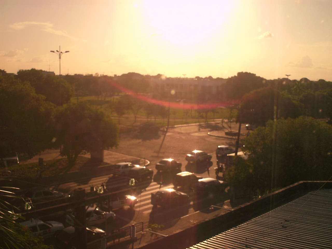 Fim de tarde em uma avenida de Boa Vista, Roraima