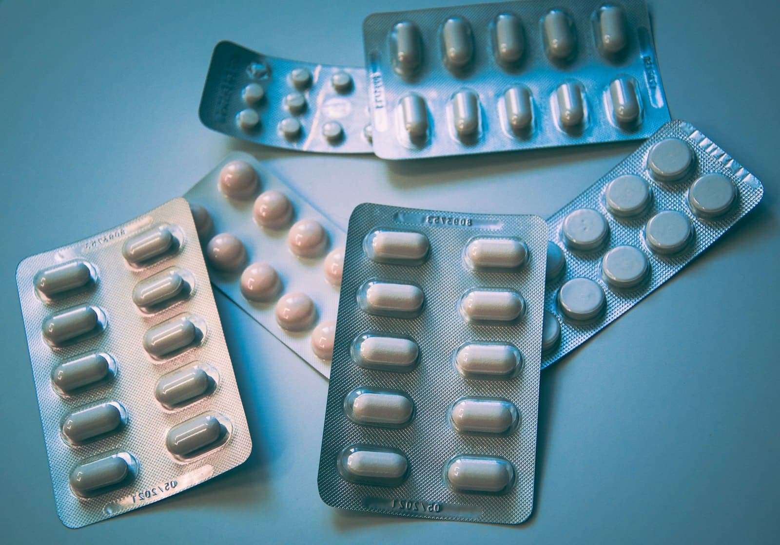 Cartelas de comprimidos e cápsulas de medicamentos